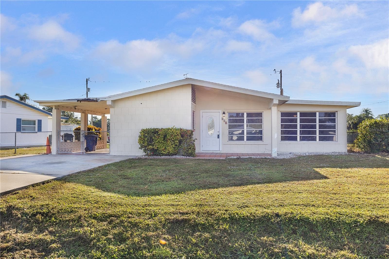 275 LAKEVIEW DR