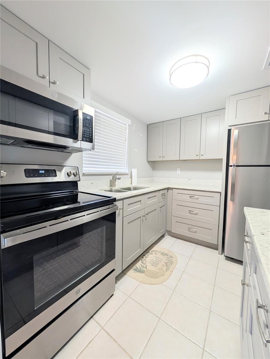 Condominium at 2008 CANAL DR #M3, BRADENTON, photo 8 of 47