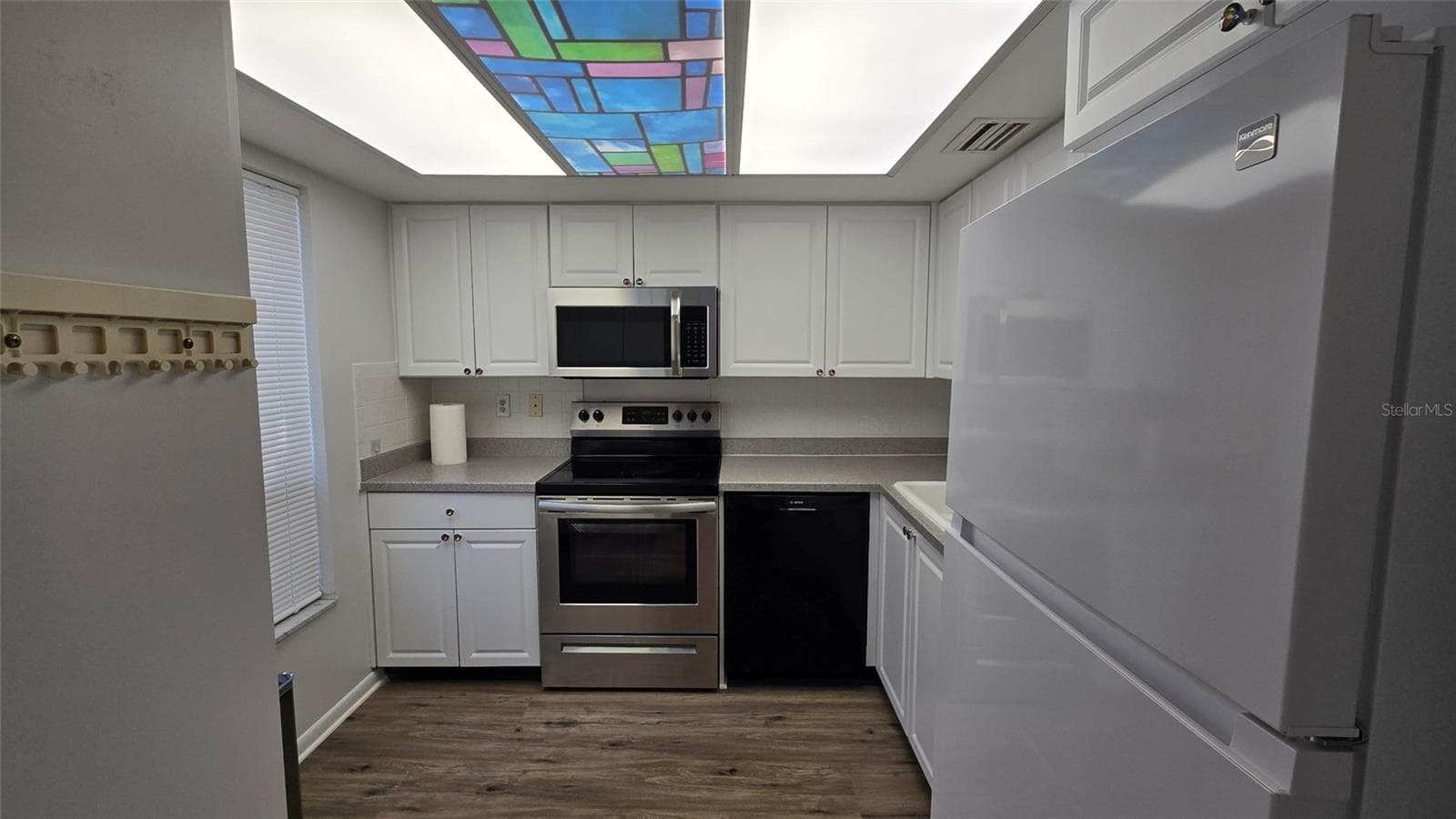 kitchen - 13626 GREENFIELD DR #201, TAMPA