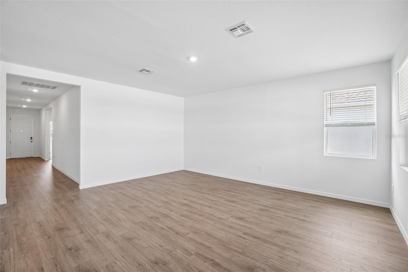 Single Family Residence at 4660 BARBERRY AVE, LAKELAND, photo 5 of 33
