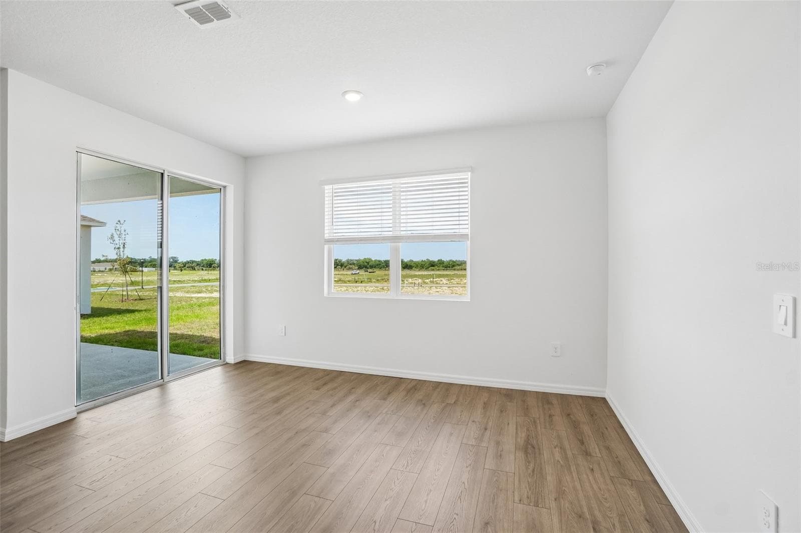 Single Family Residence at 4660 BARBERRY AVE, LAKELAND, photo 6 of 33