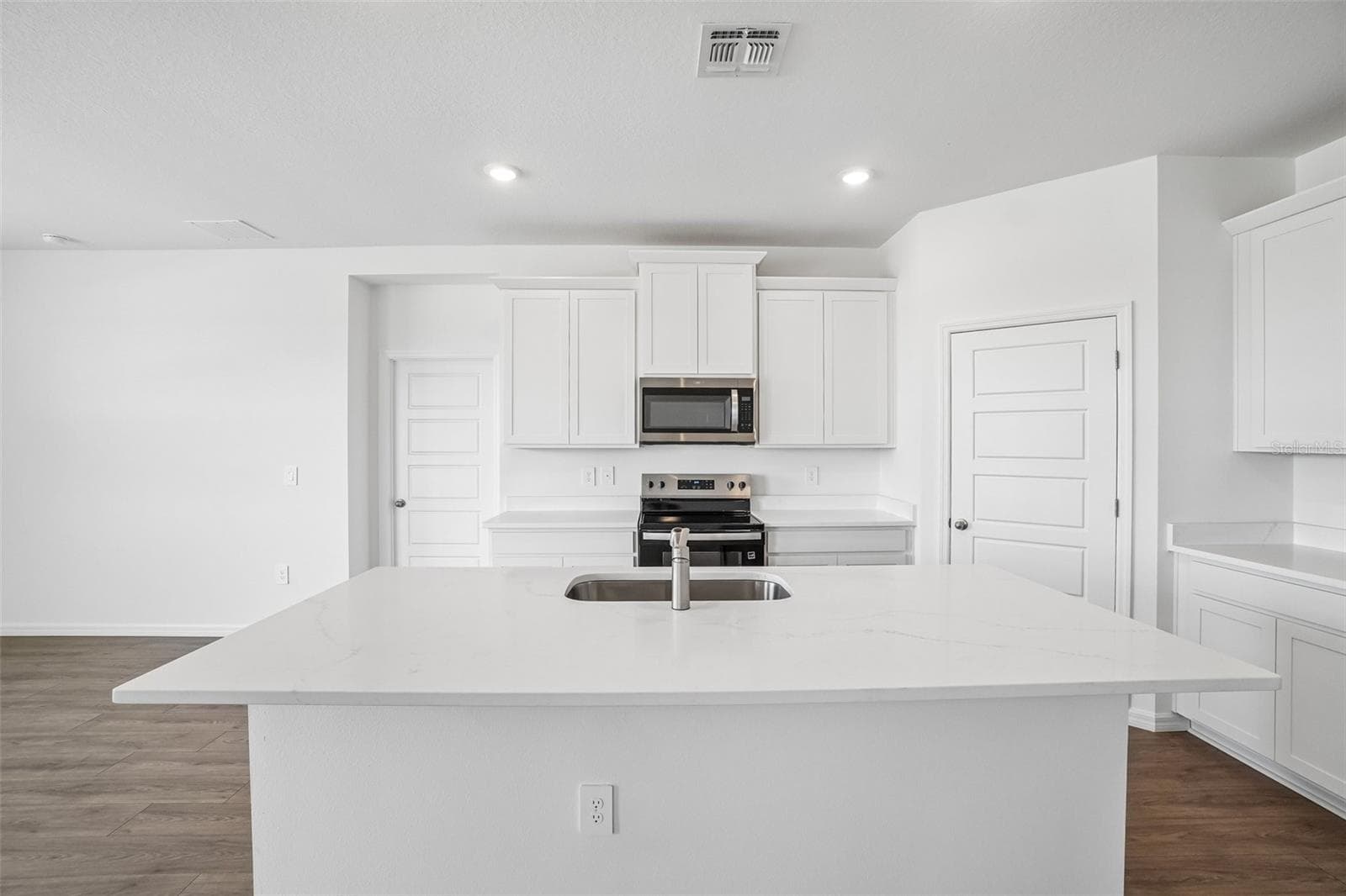 Single Family Residence at 4660 BARBERRY AVE, LAKELAND, photo 14 of 33