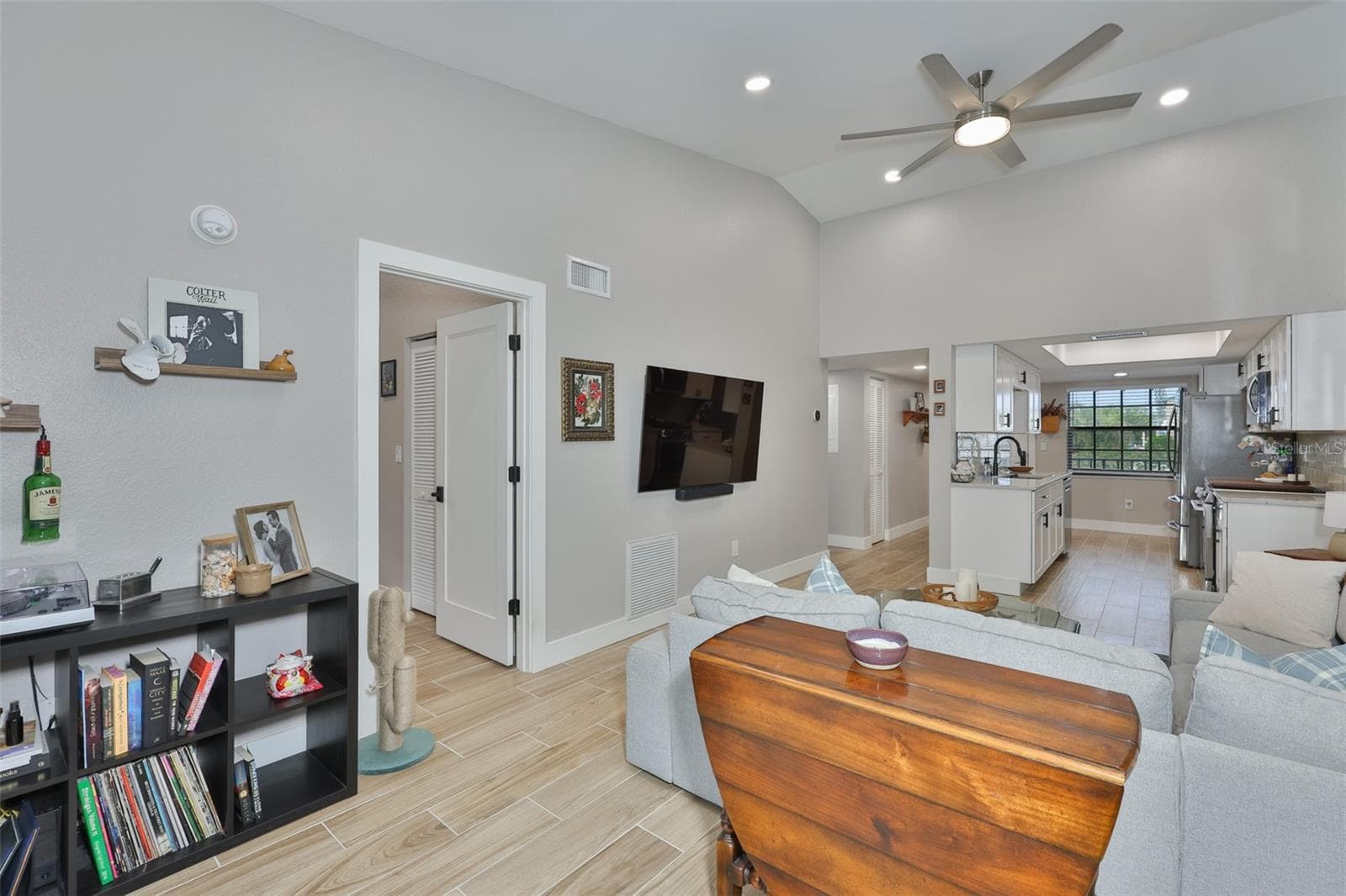 Condominium at 11800 PARK BLVD #308, SEMINOLE, photo 11 of 36