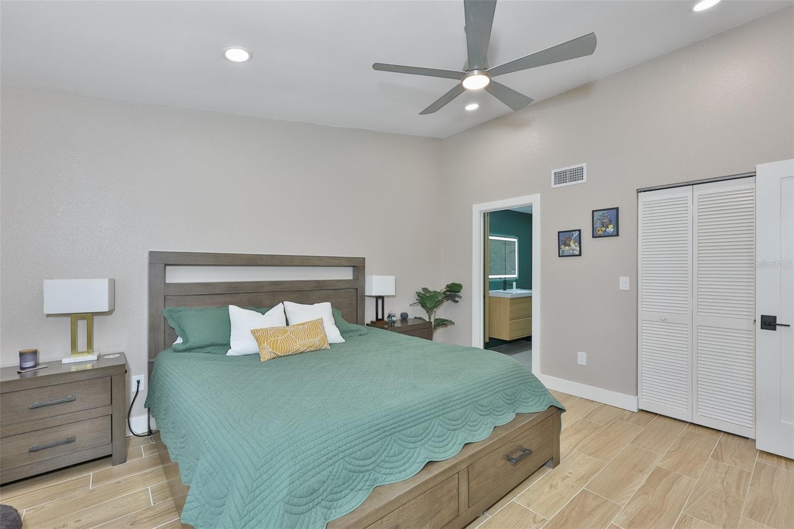 Condominium at 11800 PARK BLVD #308, SEMINOLE, photo 13 of 36