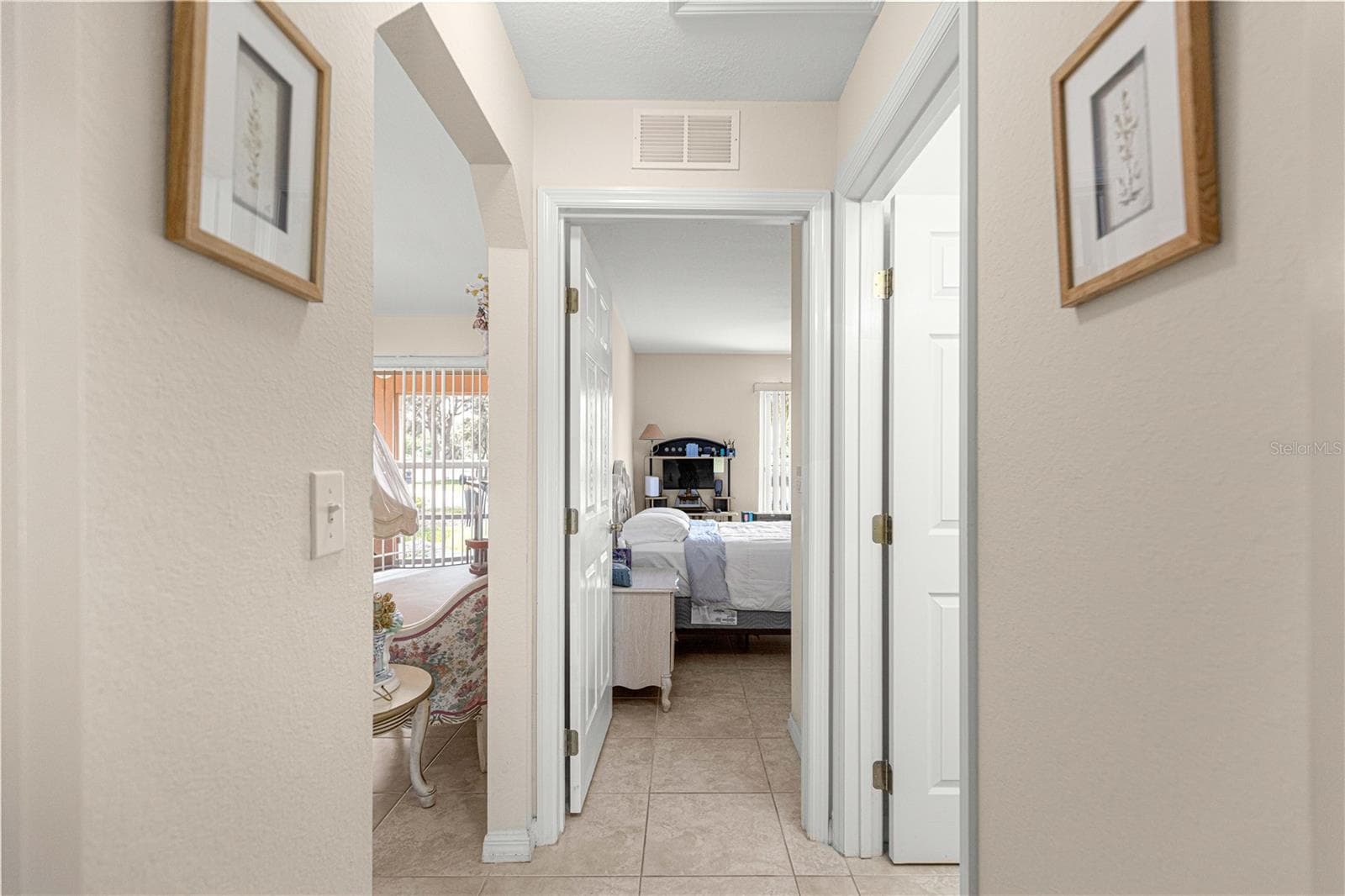 hall view between bedrooms - 4 CEDAR TRACE PASS, OCALA