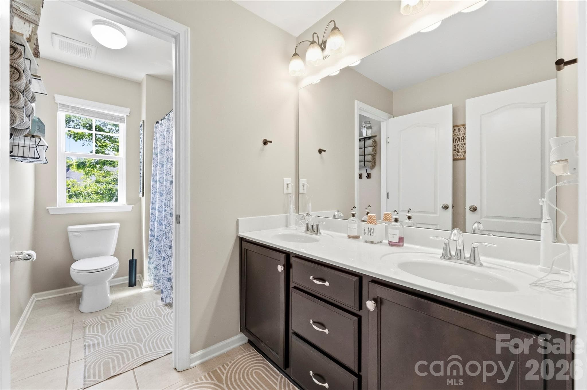 Single Family Residence at 2028 Brightflower Lane, York, photo 20 of 48