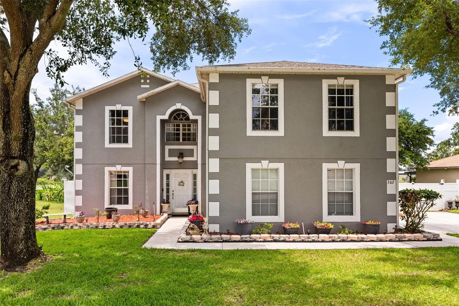 302 LAKE SHEPARD DR