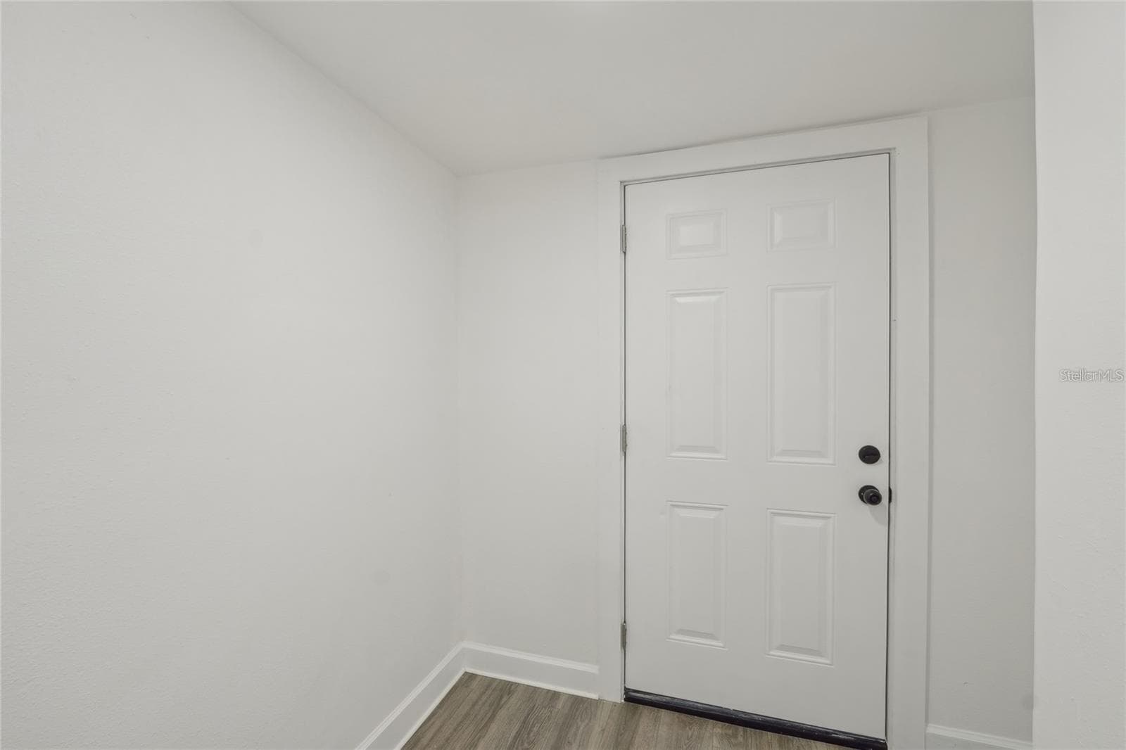 Single Family Residence at 2111 E ELLICOTT ST, TAMPA, photo 17 of 18