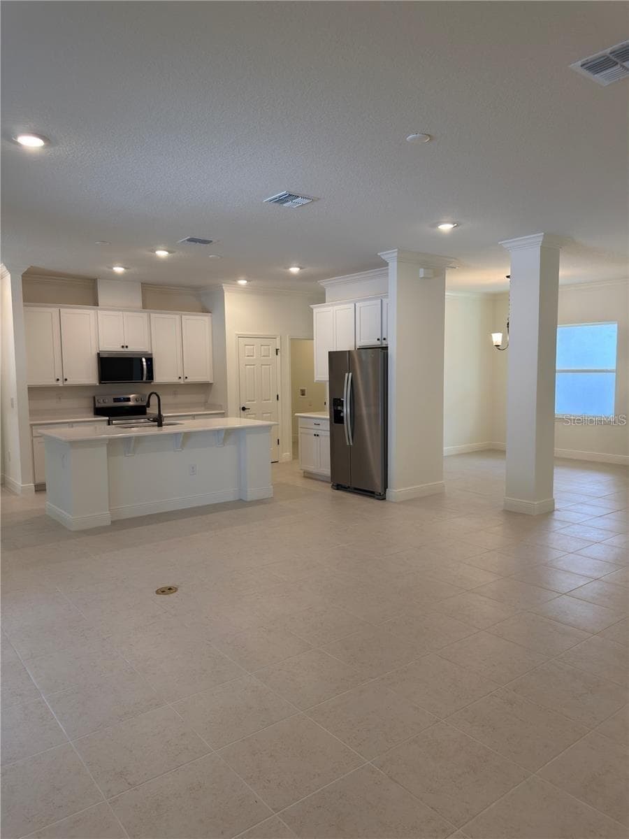 Single Family Residence at 8925 N GOLFVIEW DR, CITRUS SPRINGS, photo 3 of 6