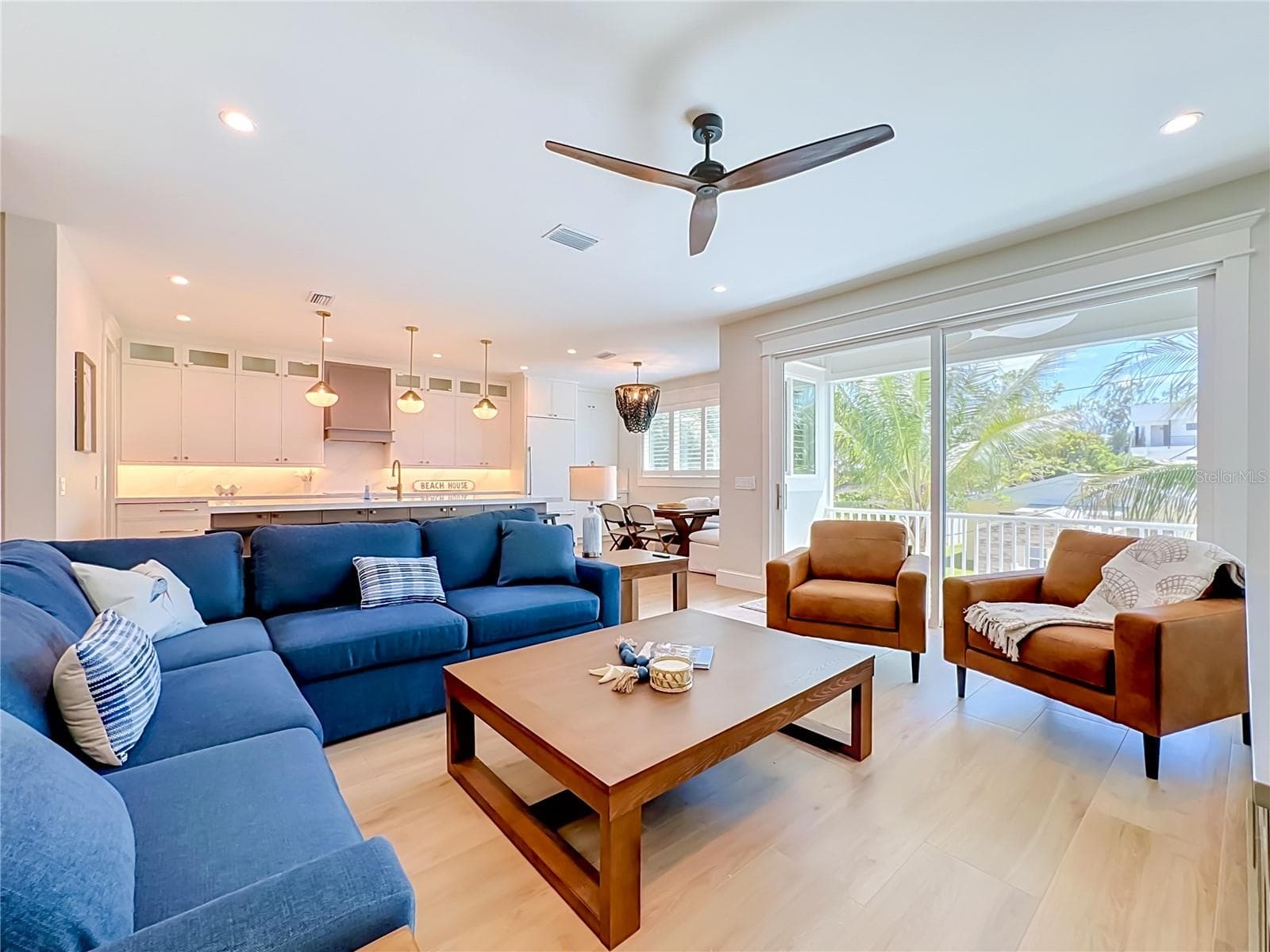 Single Family Residence at 2918 GULF DR, HOLMES BEACH, photo 11 of 92