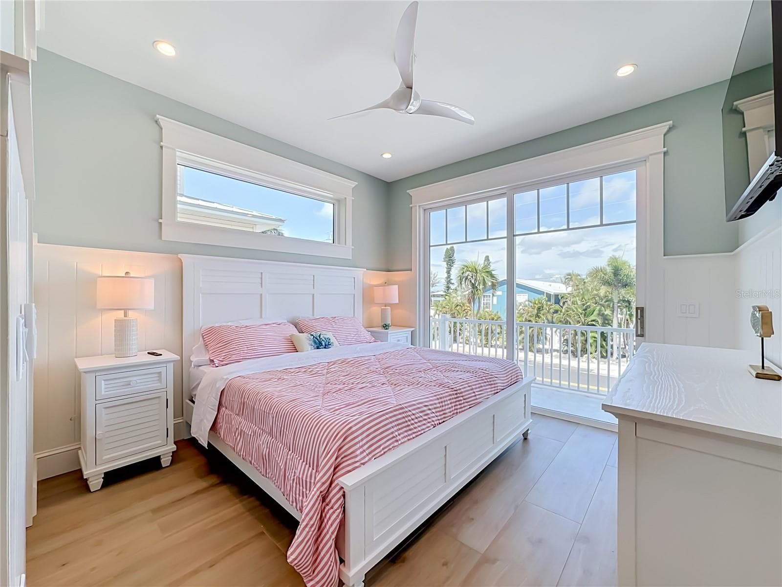 Single Family Residence at 2918 GULF DR, HOLMES BEACH, photo 30 of 92
