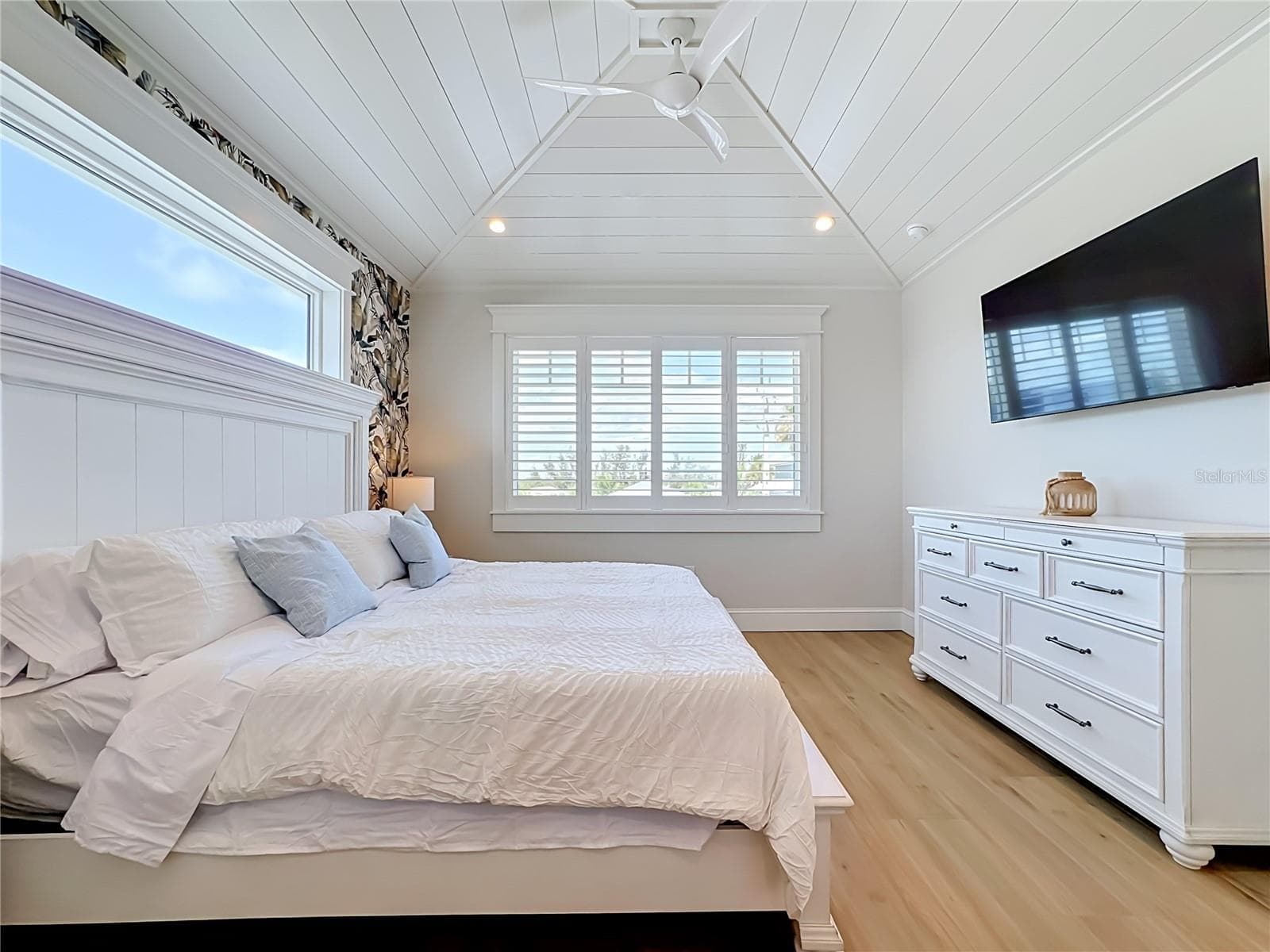 Single Family Residence at 2918 GULF DR, HOLMES BEACH, photo 39 of 92