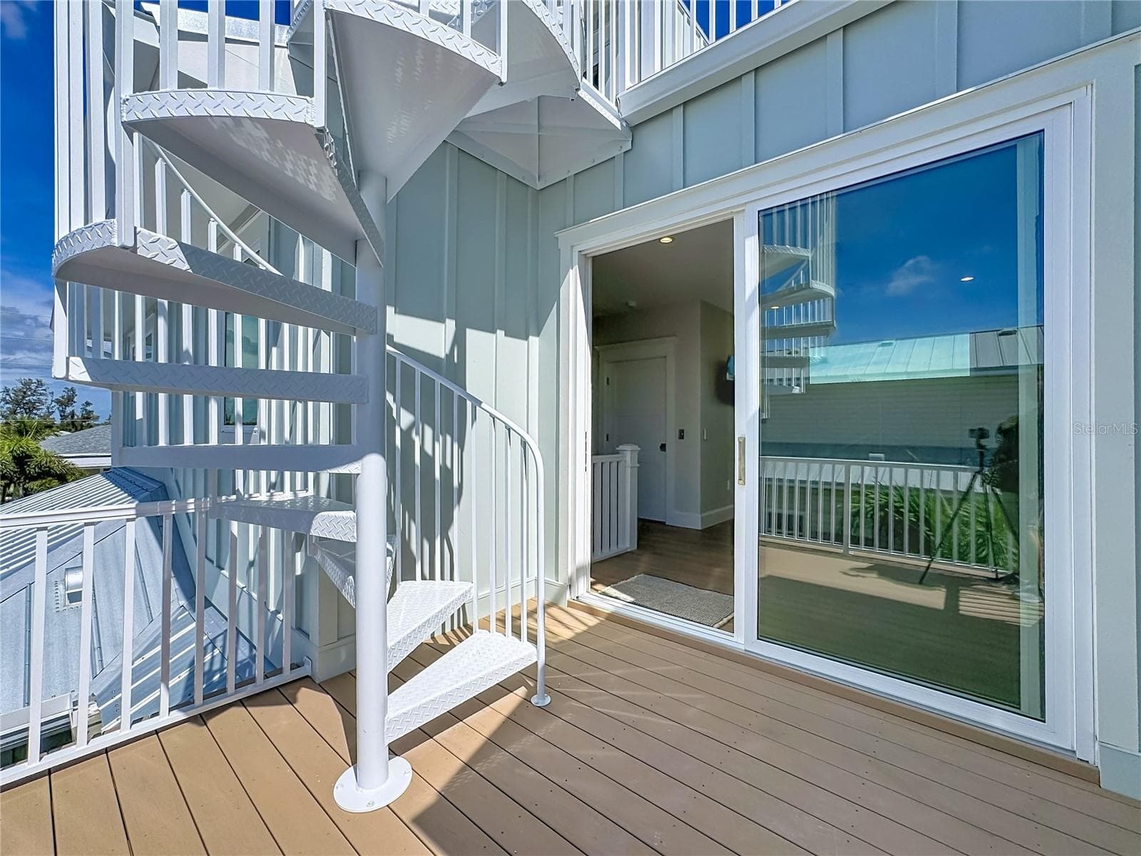 Single Family Residence at 2918 GULF DR, HOLMES BEACH, photo 59 of 92