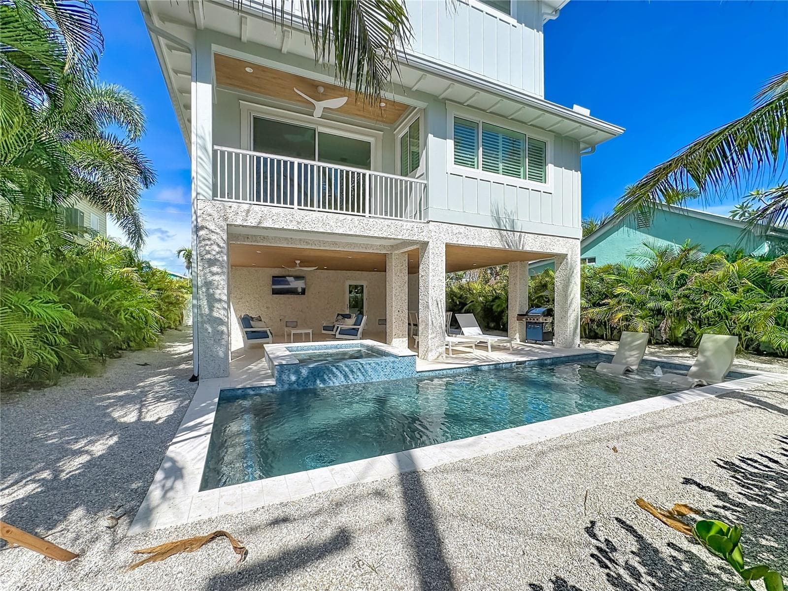 Single Family Residence at 2918 GULF DR, HOLMES BEACH, photo 74 of 92