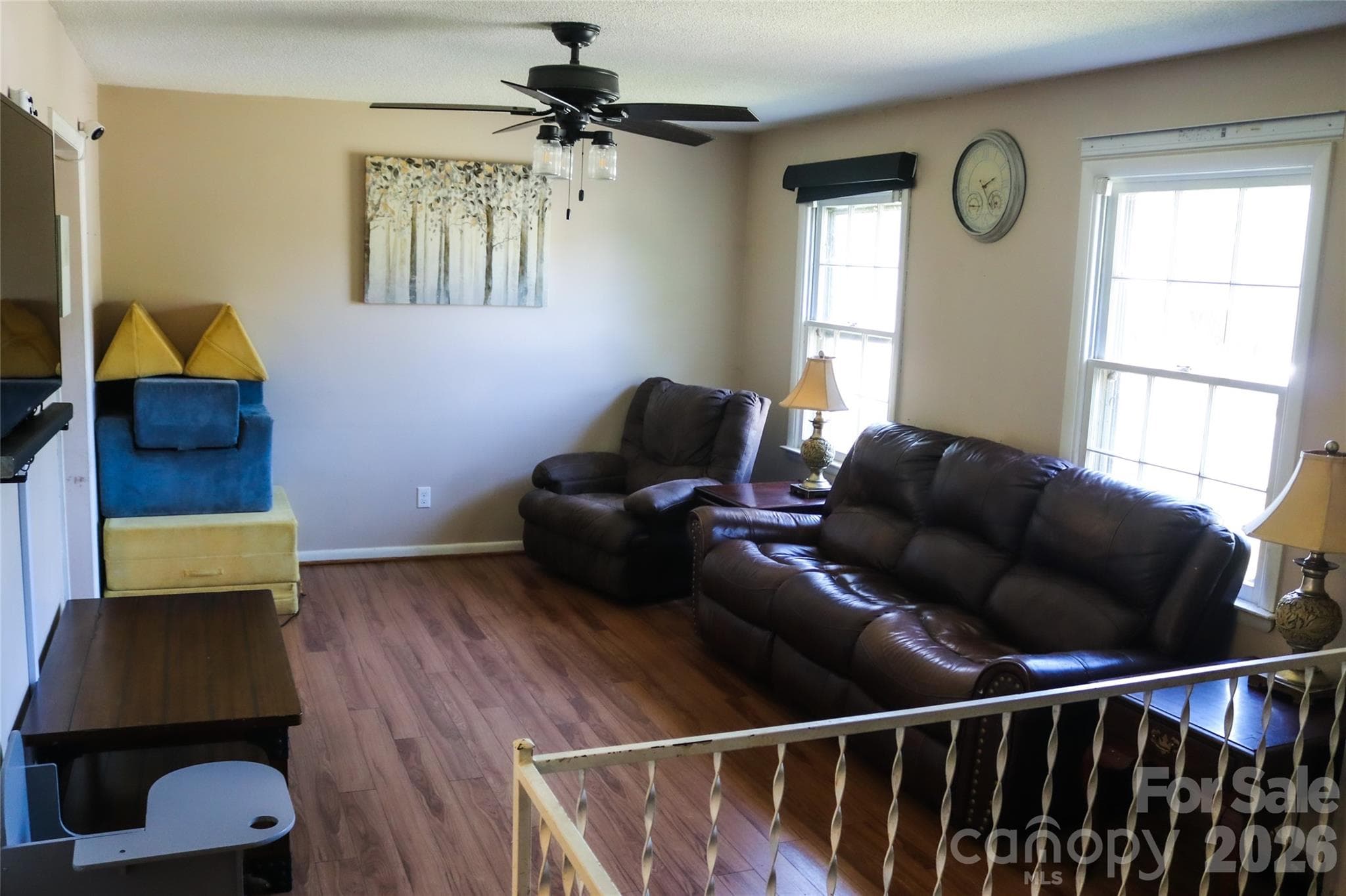 Single Family Residence at 307 Meadowbrook Drive, Newton, photo 5 of 17