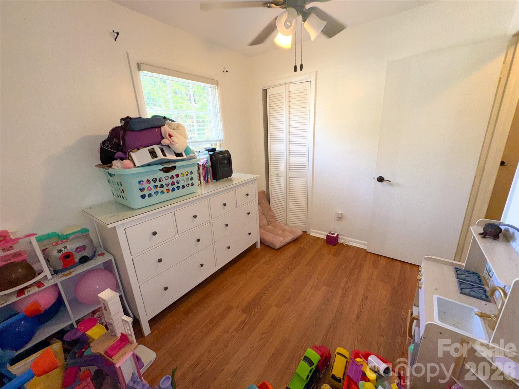Single Family Residence at 307 Meadowbrook Drive, Newton, photo 11 of 17
