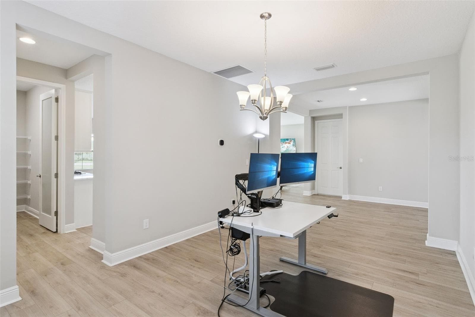 Single Family Residence at 14825 PADDOCK POND AVE, LITHIA, photo 6 of 59