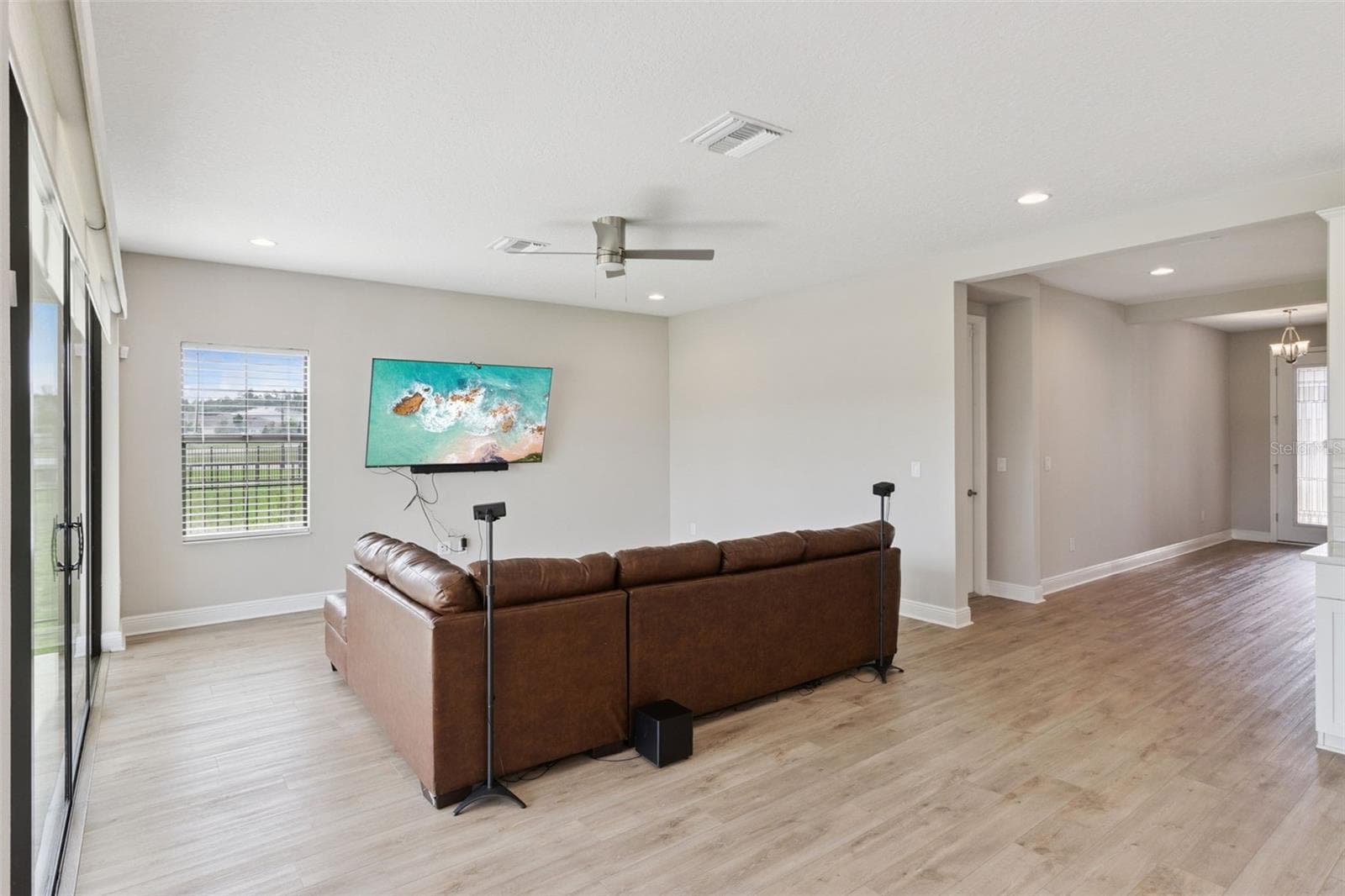 Single Family Residence at 14825 PADDOCK POND AVE, LITHIA, photo 10 of 59