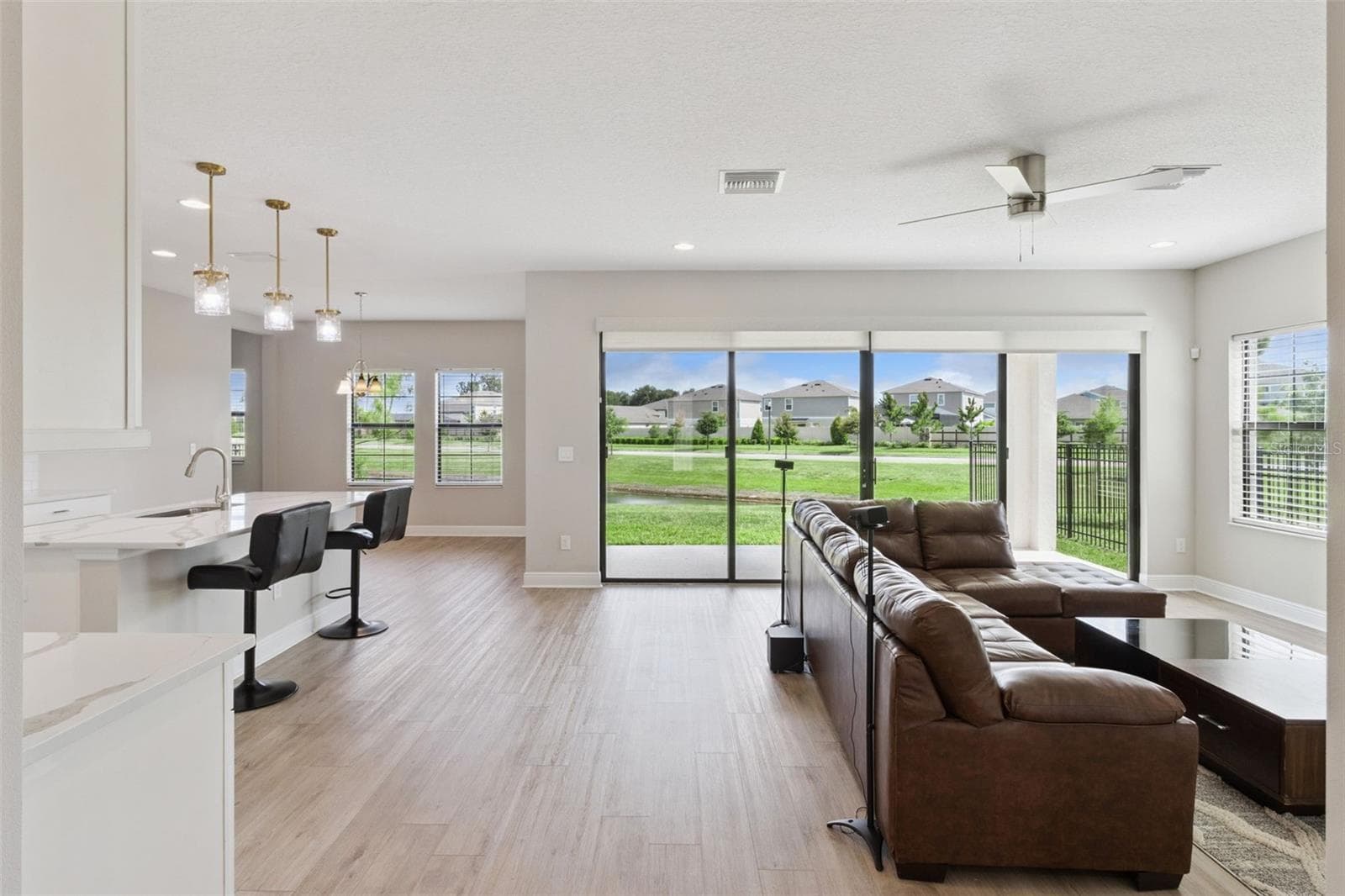 Single Family Residence at 14825 PADDOCK POND AVE, LITHIA, photo 12 of 59