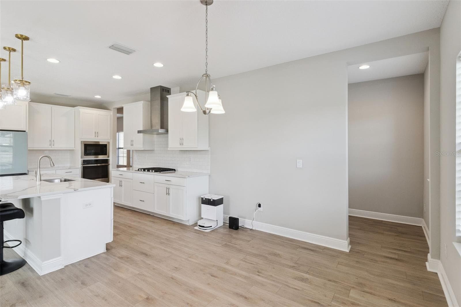 Single Family Residence at 14825 PADDOCK POND AVE, LITHIA, photo 18 of 59