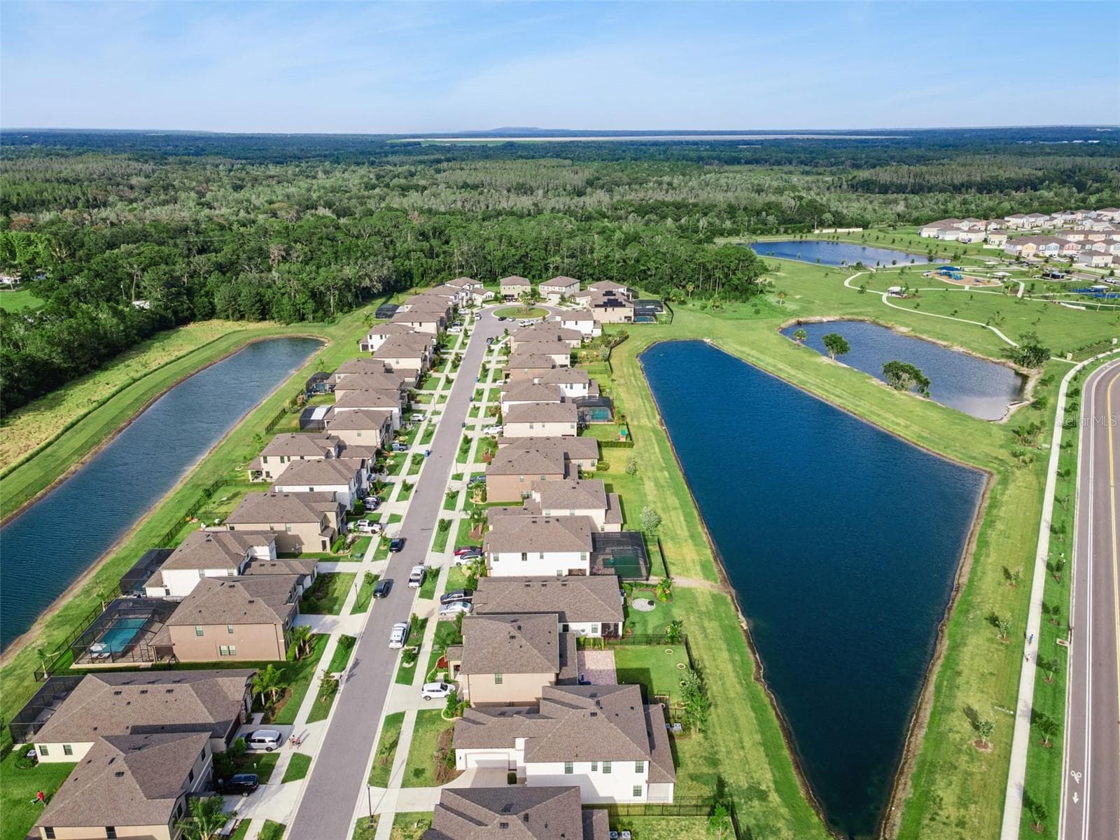 Single Family Residence at 14825 PADDOCK POND AVE, LITHIA, photo 54 of 59