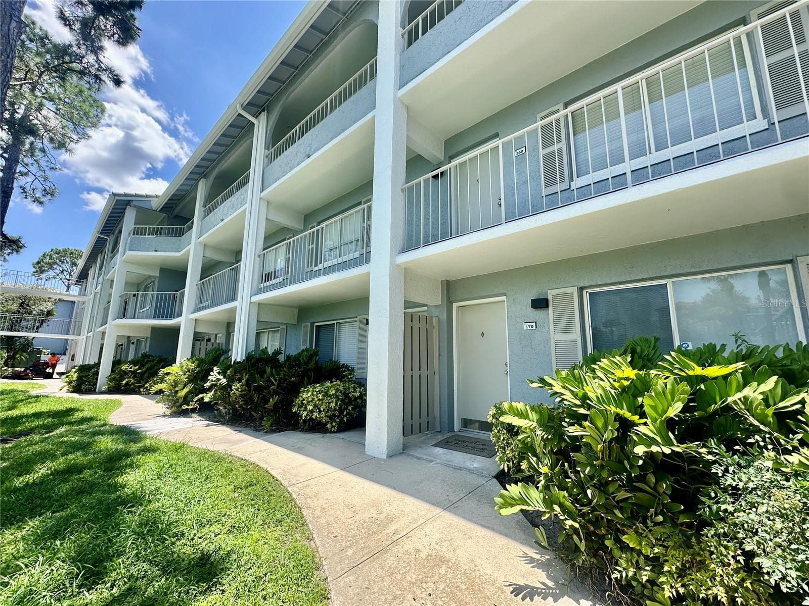 115 OYSTER BAY CIR #170