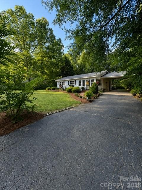 Right Side View - 606 N Pine Lane, Wadesboro
