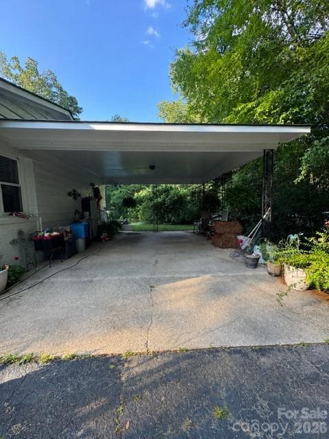 Carport - 606 N Pine Lane, Wadesboro