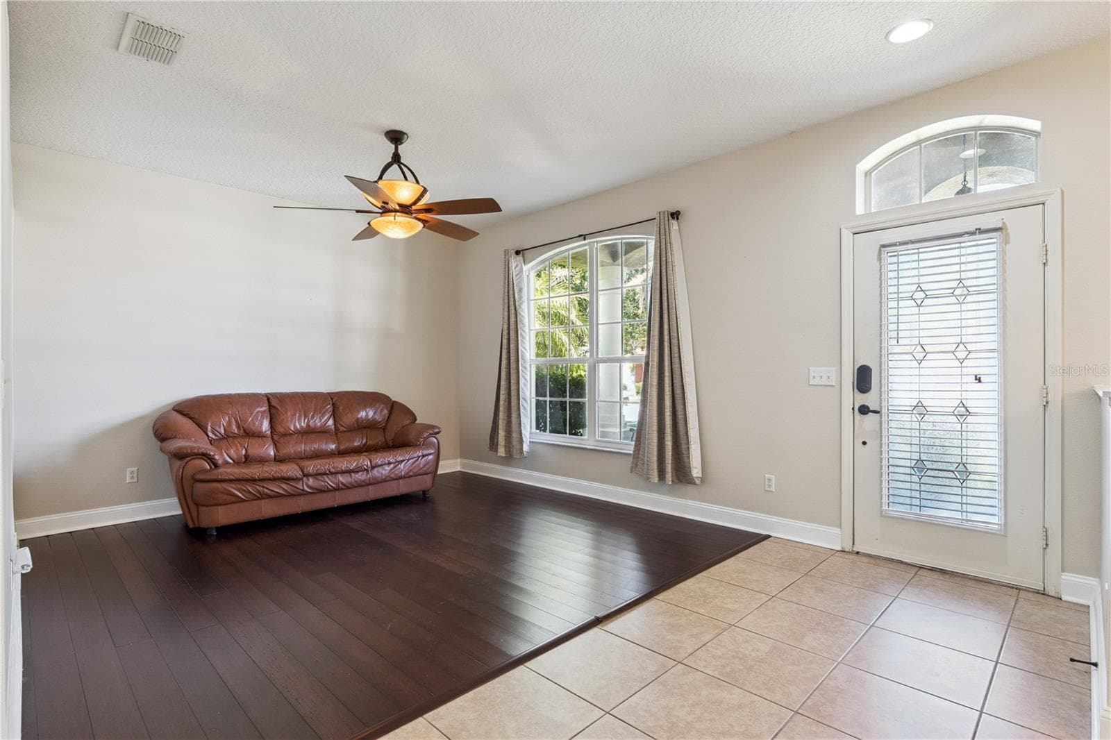 Living room - 3193 TOHO CT, KISSIMMEE