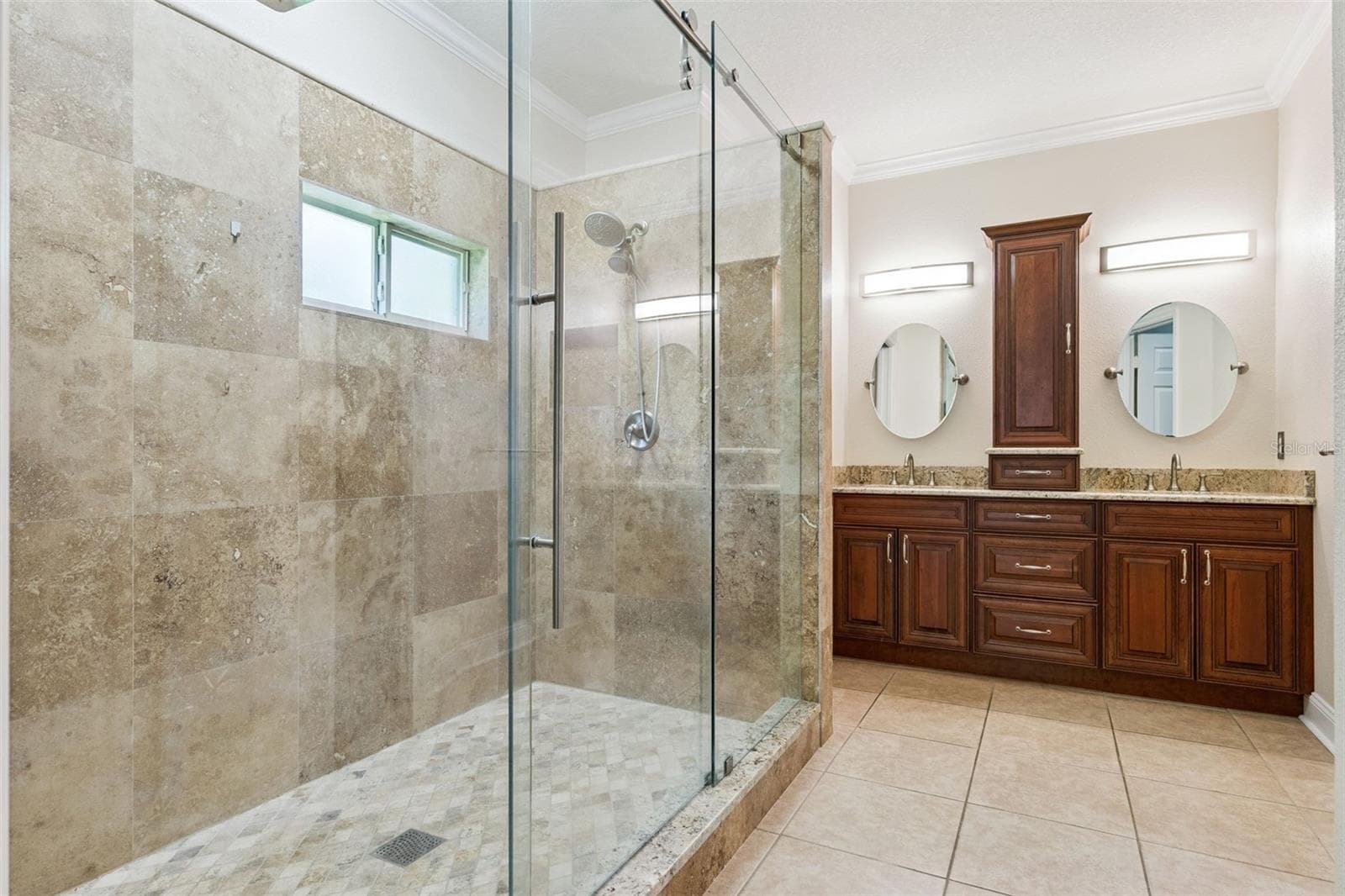 Main bathroom shower - 3193 TOHO CT, KISSIMMEE
