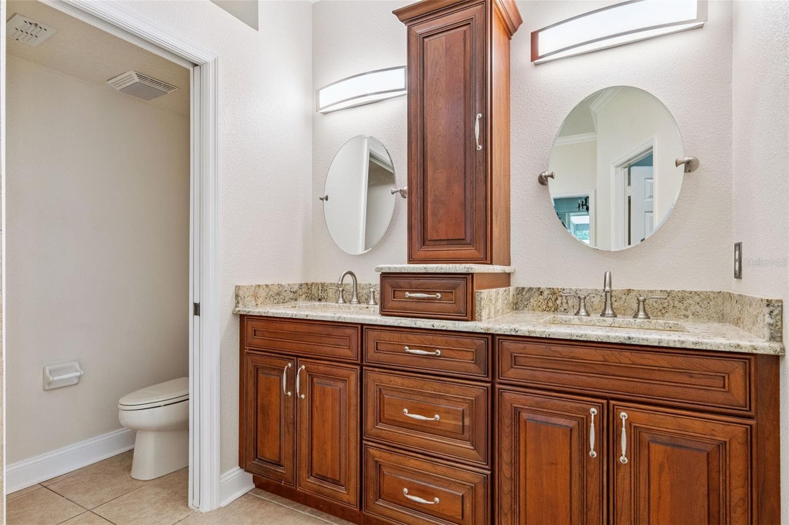 main bathroom - 3193 TOHO CT, KISSIMMEE