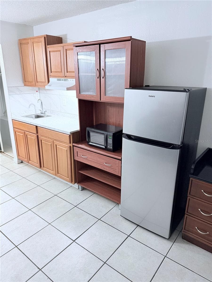 Condo - Hotel at 43420 HIGHWAY 27 #436, DAVENPORT, photo 4 of 11
