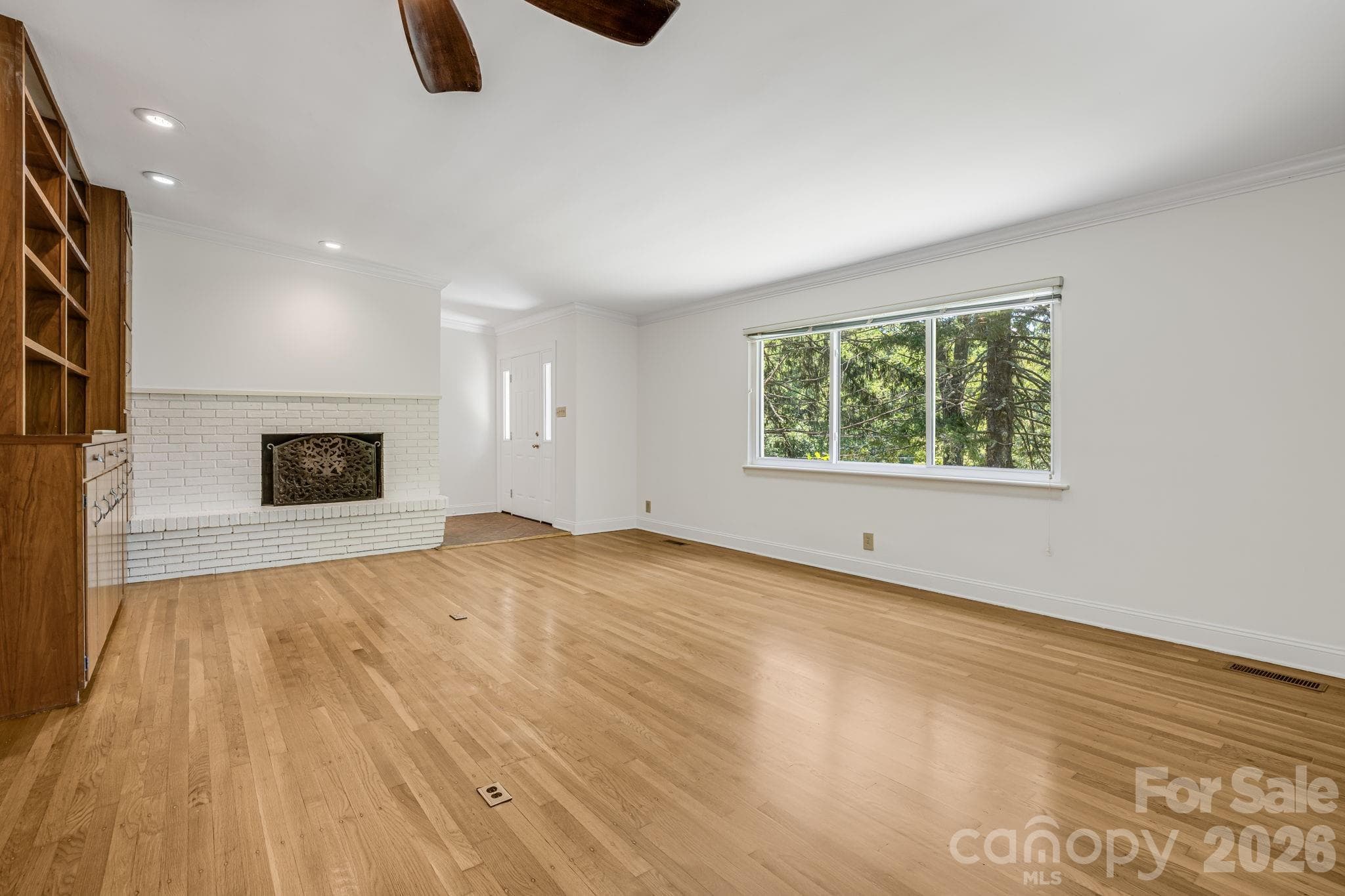 Single Family Residence at Asheville, photo 7 of 42