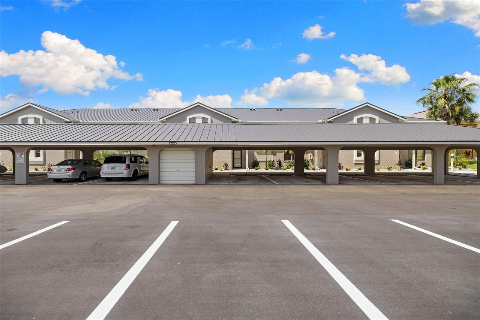 Condominium at 1335 SAXONY CIR #324, PUNTA GORDA, photo 3 of 39
