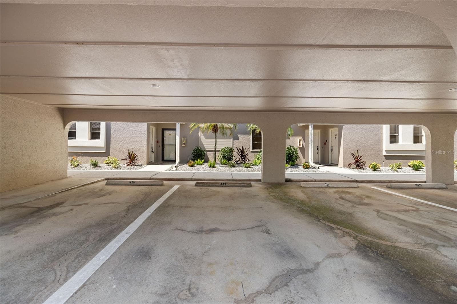 Condominium at 1335 SAXONY CIR #324, PUNTA GORDA, photo 26 of 39