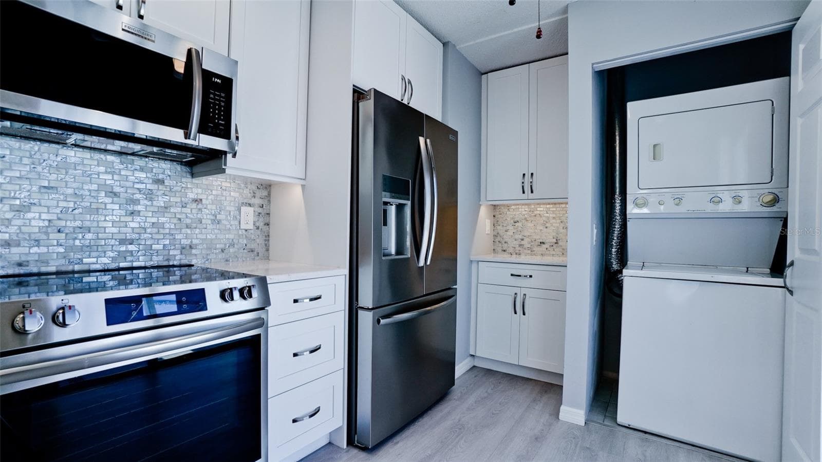 WASHER/DRYER - 506 WOODSTORK CIR, BRADENTON