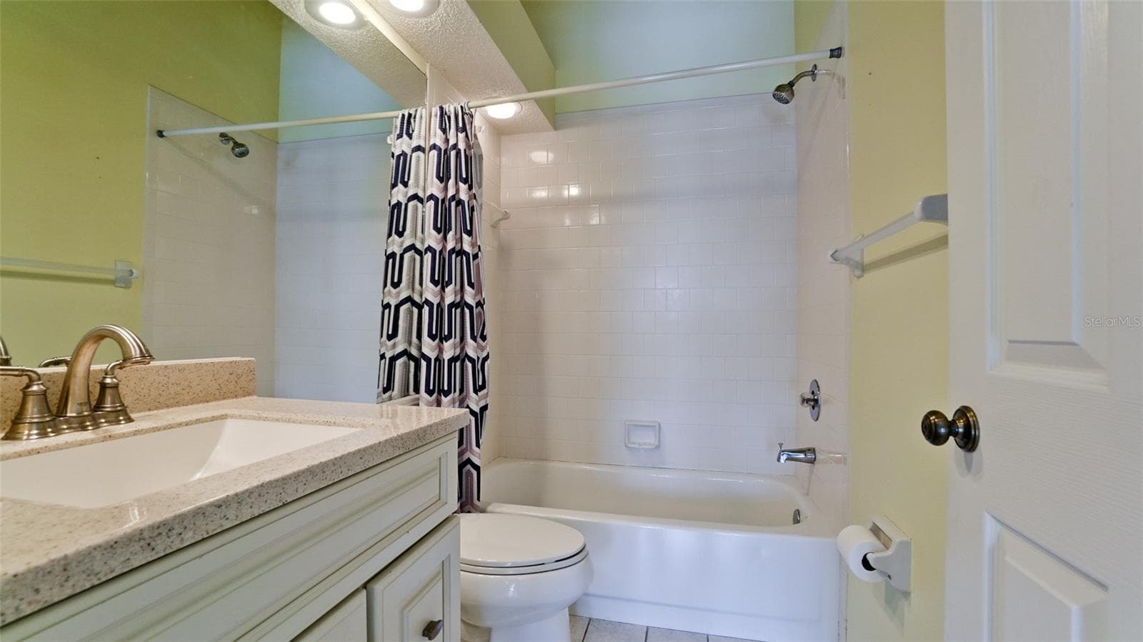 2ND BATHROOM WITH TUB - 506 WOODSTORK CIR, BRADENTON