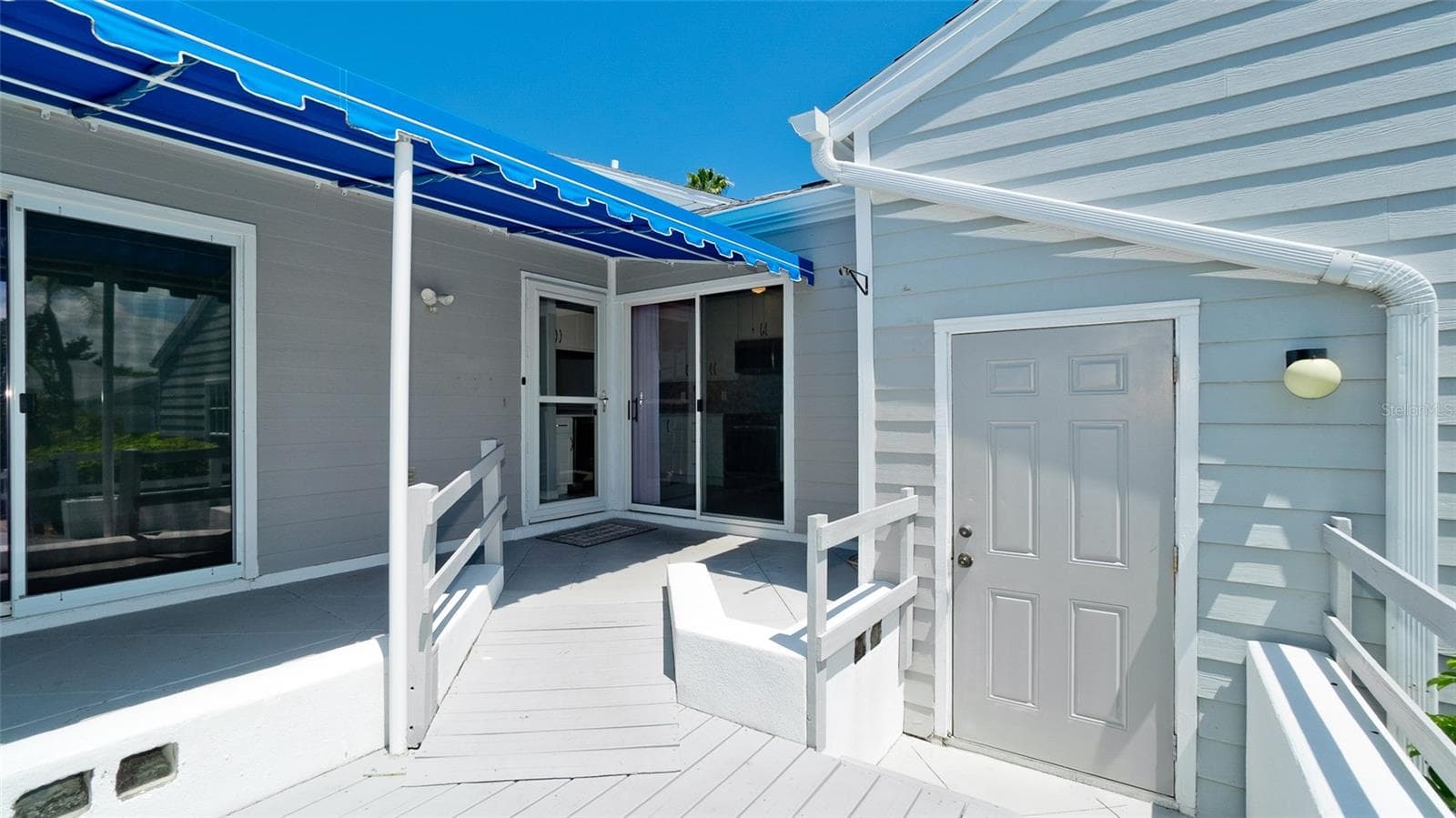 GARAGE SIDE DOOR - 506 WOODSTORK CIR, BRADENTON