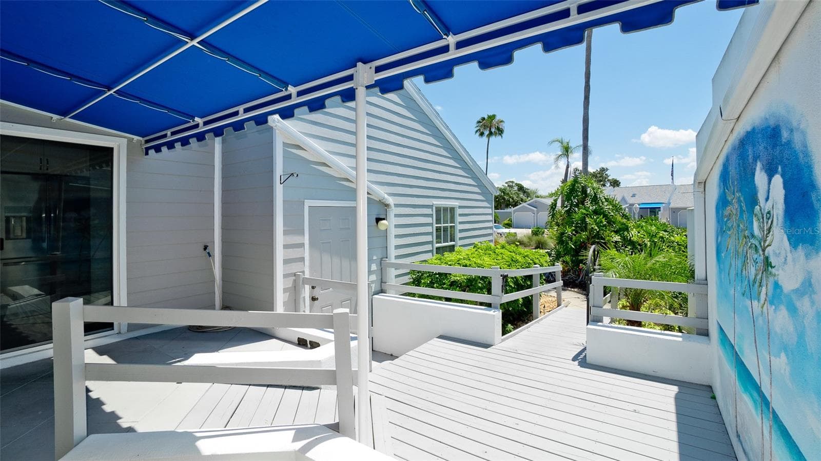 NO STAIRS TO ACCESS YOUR FRONT ENTRANCE - 506 WOODSTORK CIR, BRADENTON