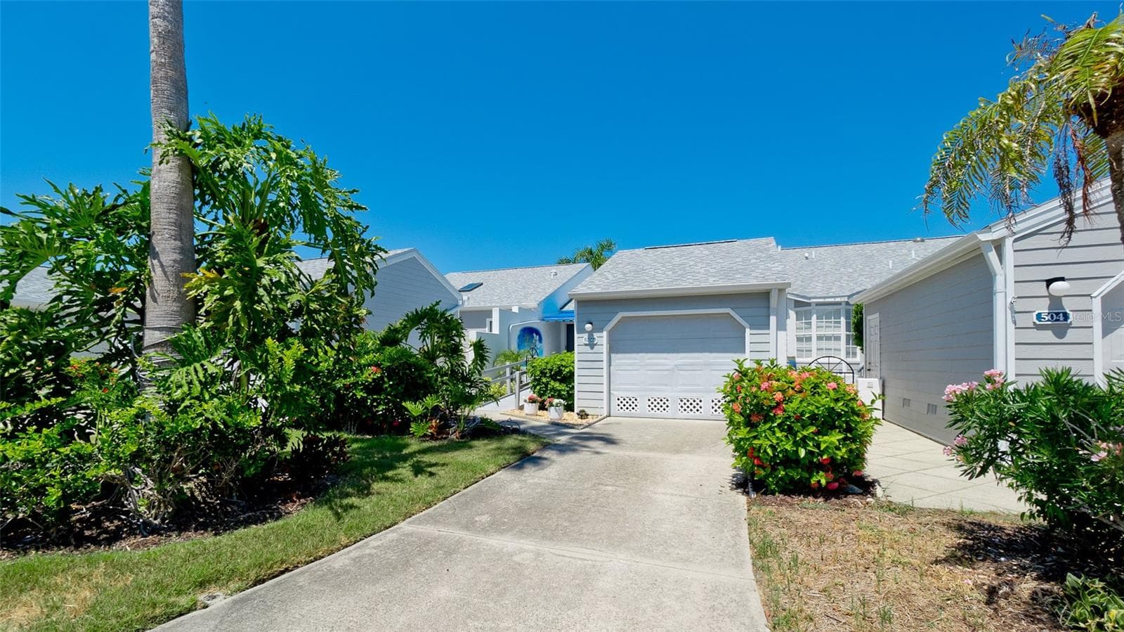 DRIVEWAY TO 506 WOODSTORK CIRCLE - 506 WOODSTORK CIR, BRADENTON