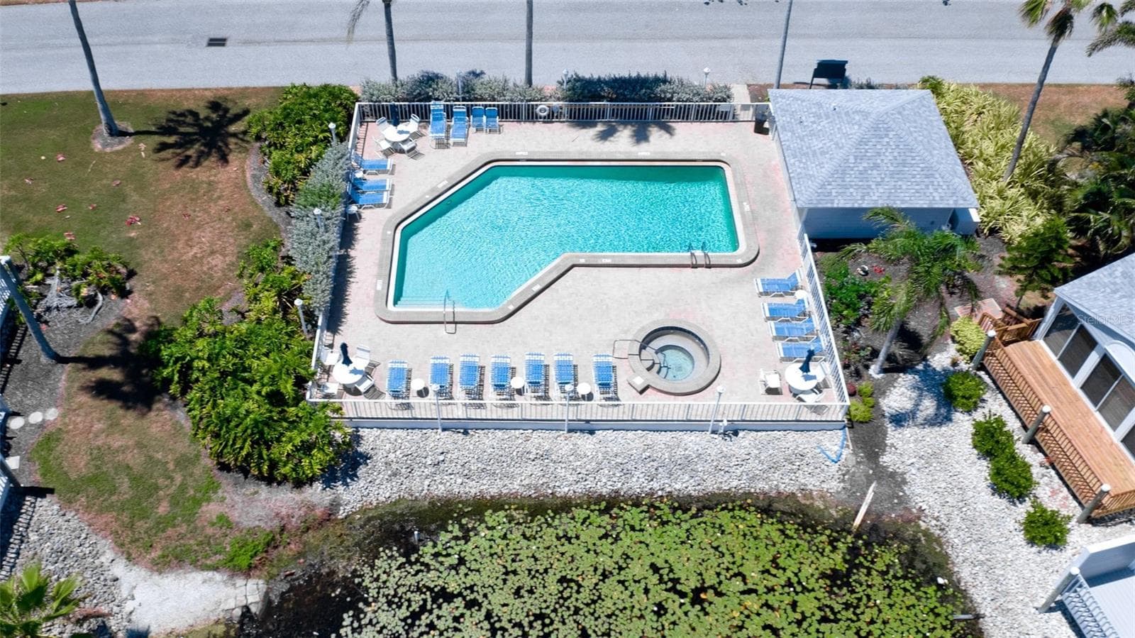 WARMED IN THE WINTER CHILLED IN THE SUMMER - 506 WOODSTORK CIR, BRADENTON