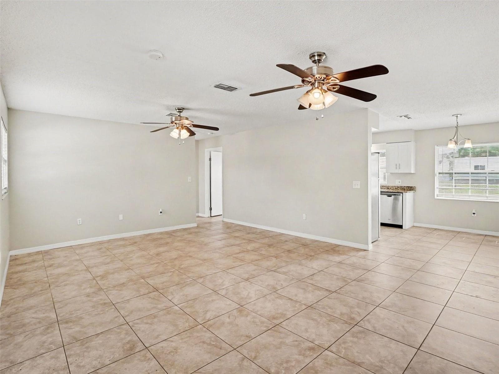 Single Family Residence at 3255 KELVINGTON DR, ORLANDO, photo 5 of 19
