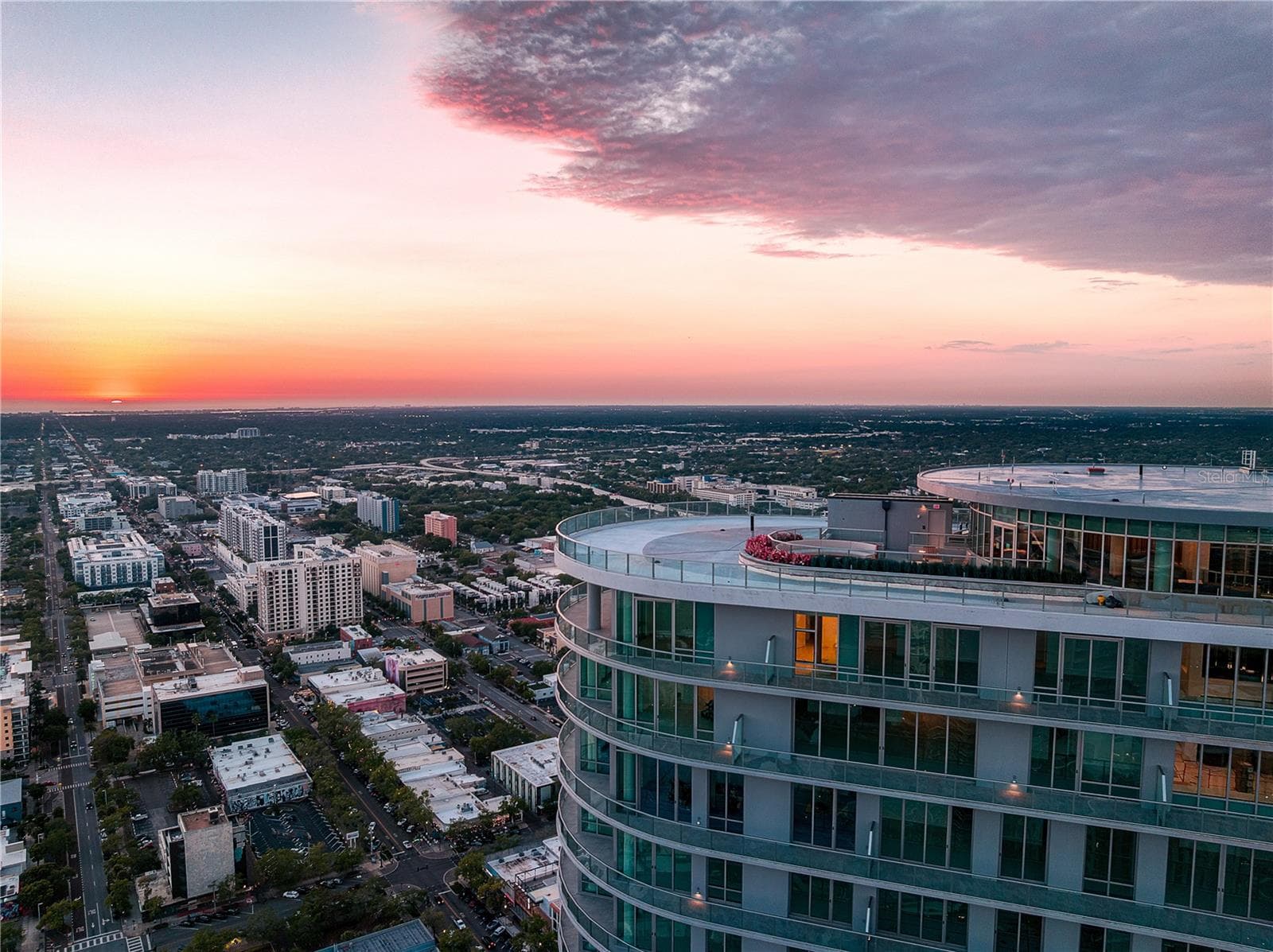 Condominium at 400 CENTRAL AVE #2705, ST PETERSBURG, photo 16 of 17