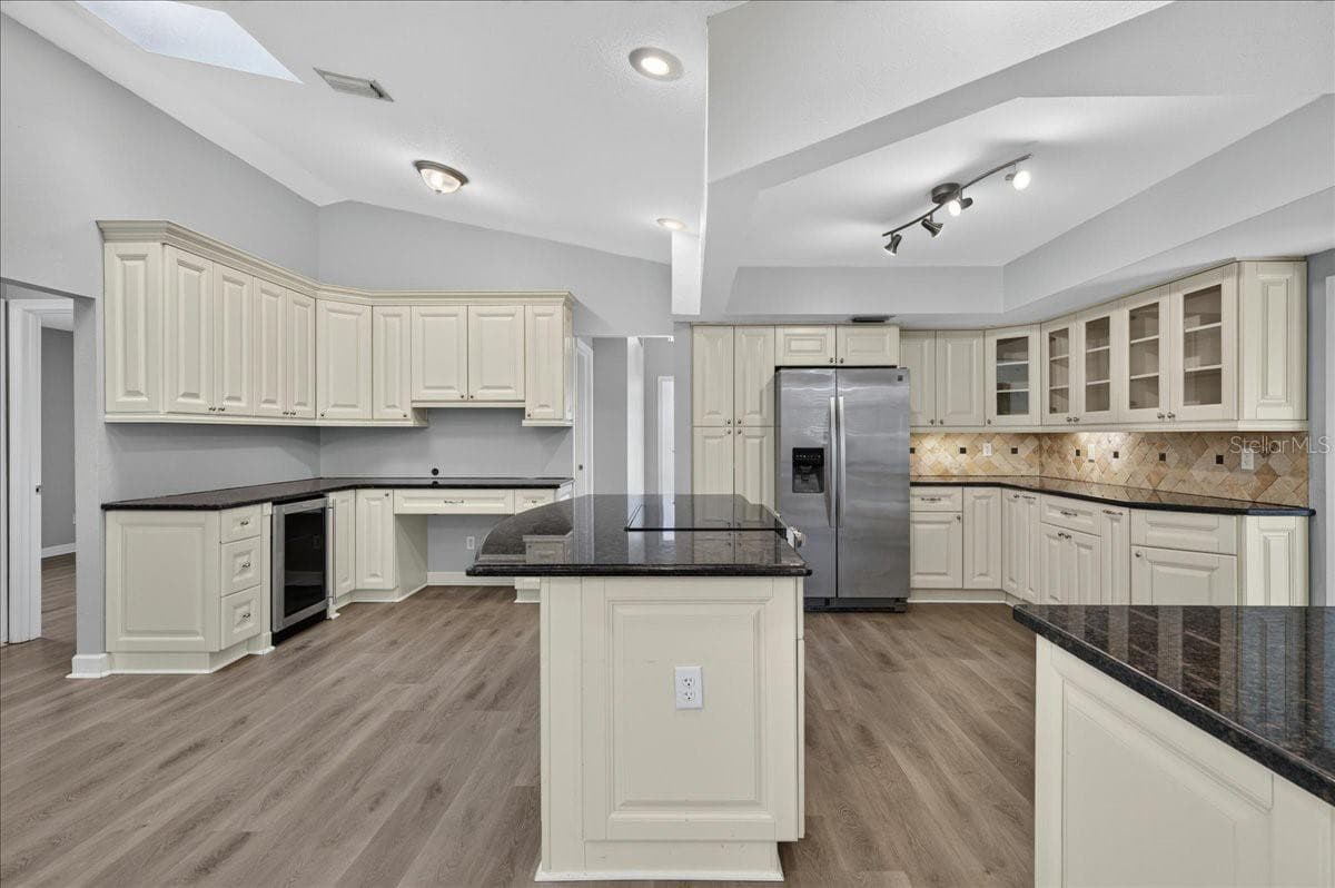 Single Family Residence at 854 CHRISTINA CIR, OLDSMAR, photo 15 of 46