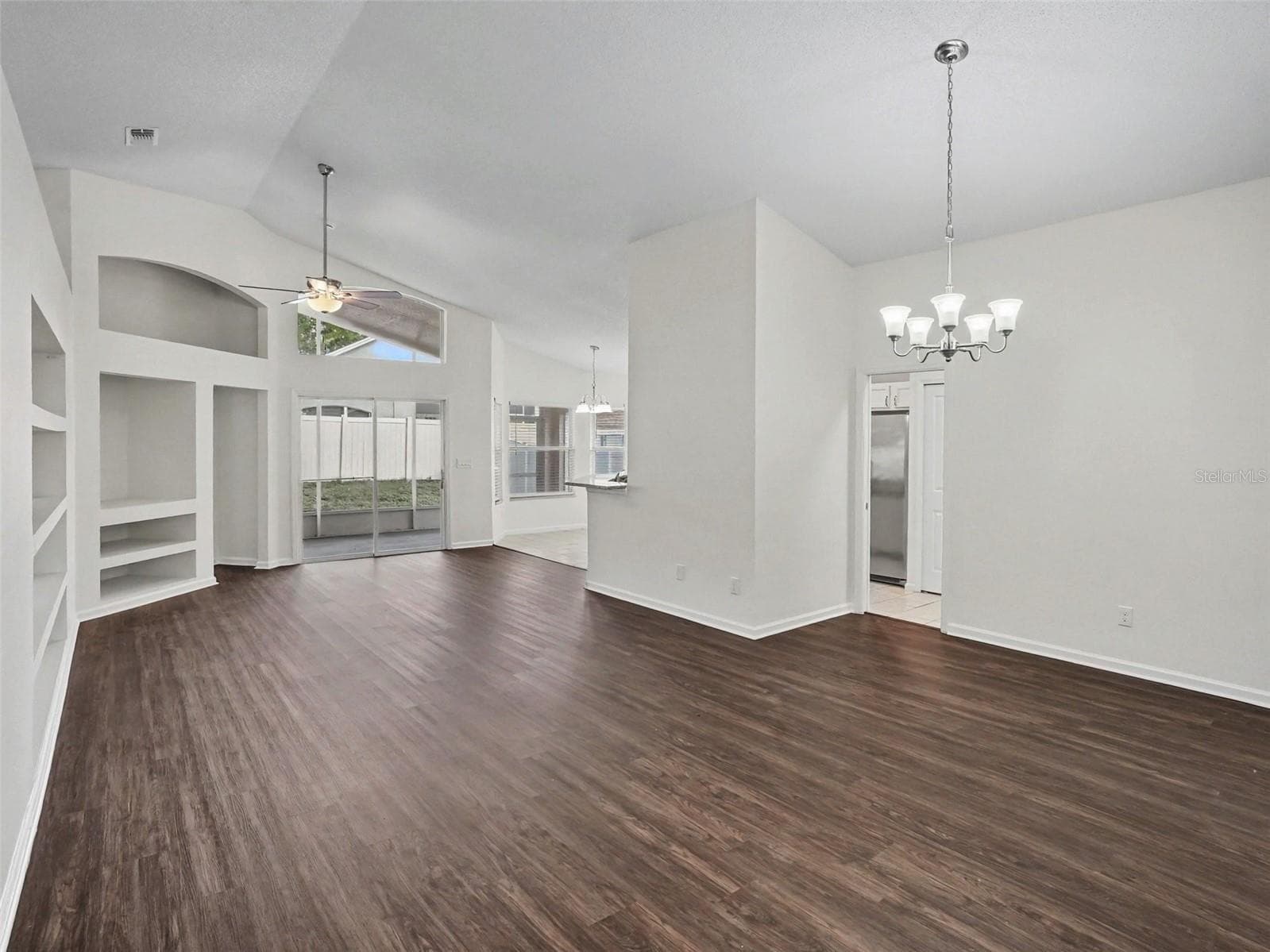 Single Family Residence at 15854 BAY VISTA DR, CLERMONT, photo 3 of 20