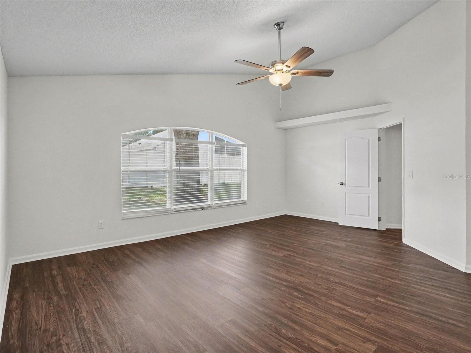 Single Family Residence at 15854 BAY VISTA DR, CLERMONT, photo 7 of 20