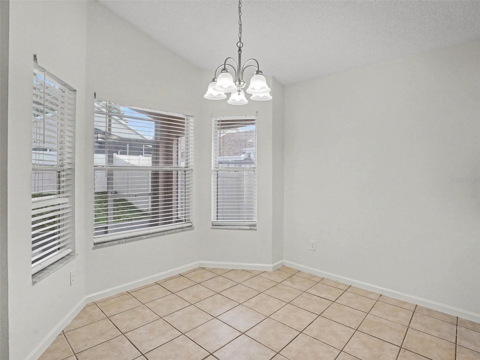 Single Family Residence at 15854 BAY VISTA DR, CLERMONT, photo 6 of 20