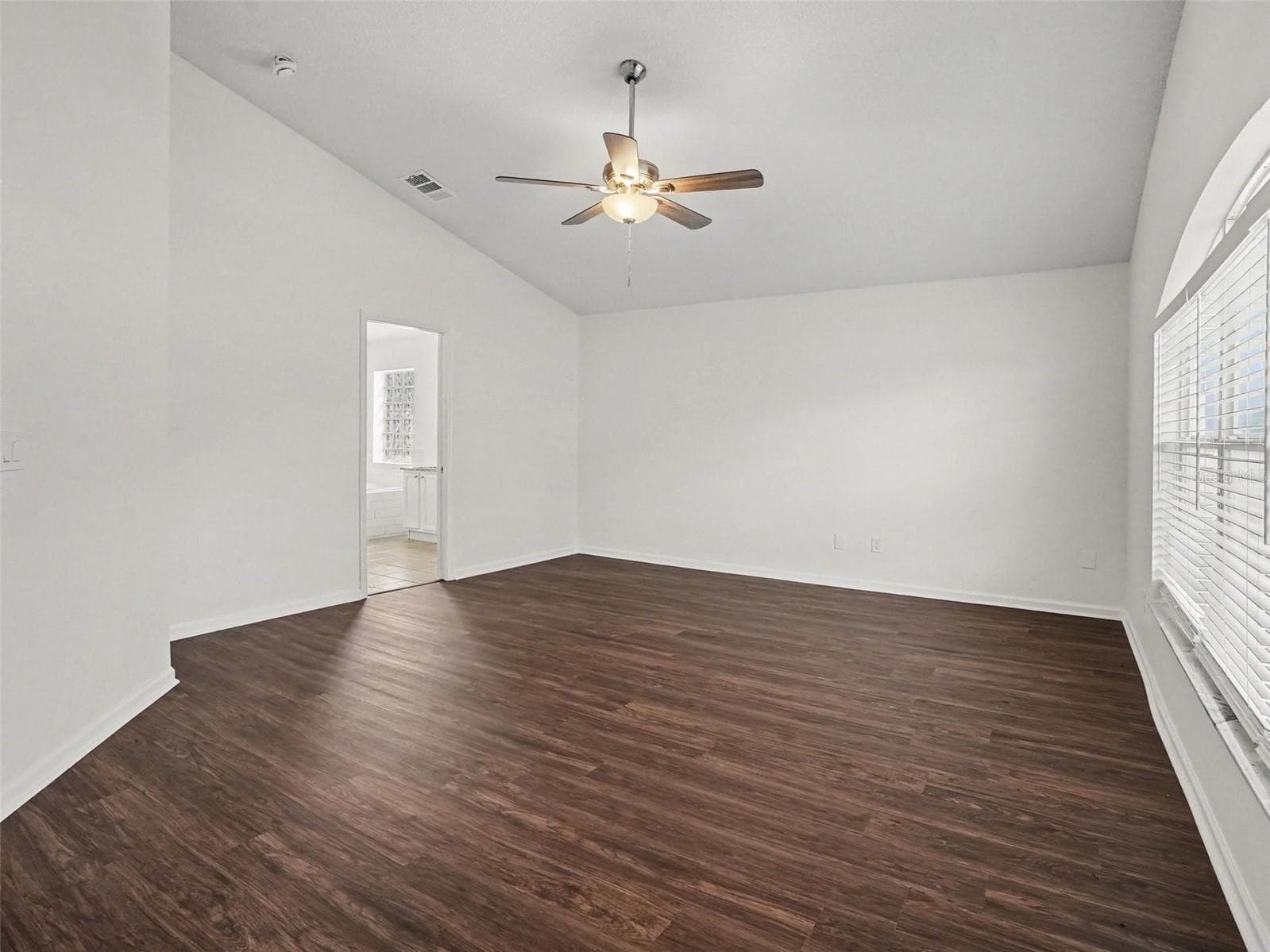 Single Family Residence at 15854 BAY VISTA DR, CLERMONT, photo 11 of 20