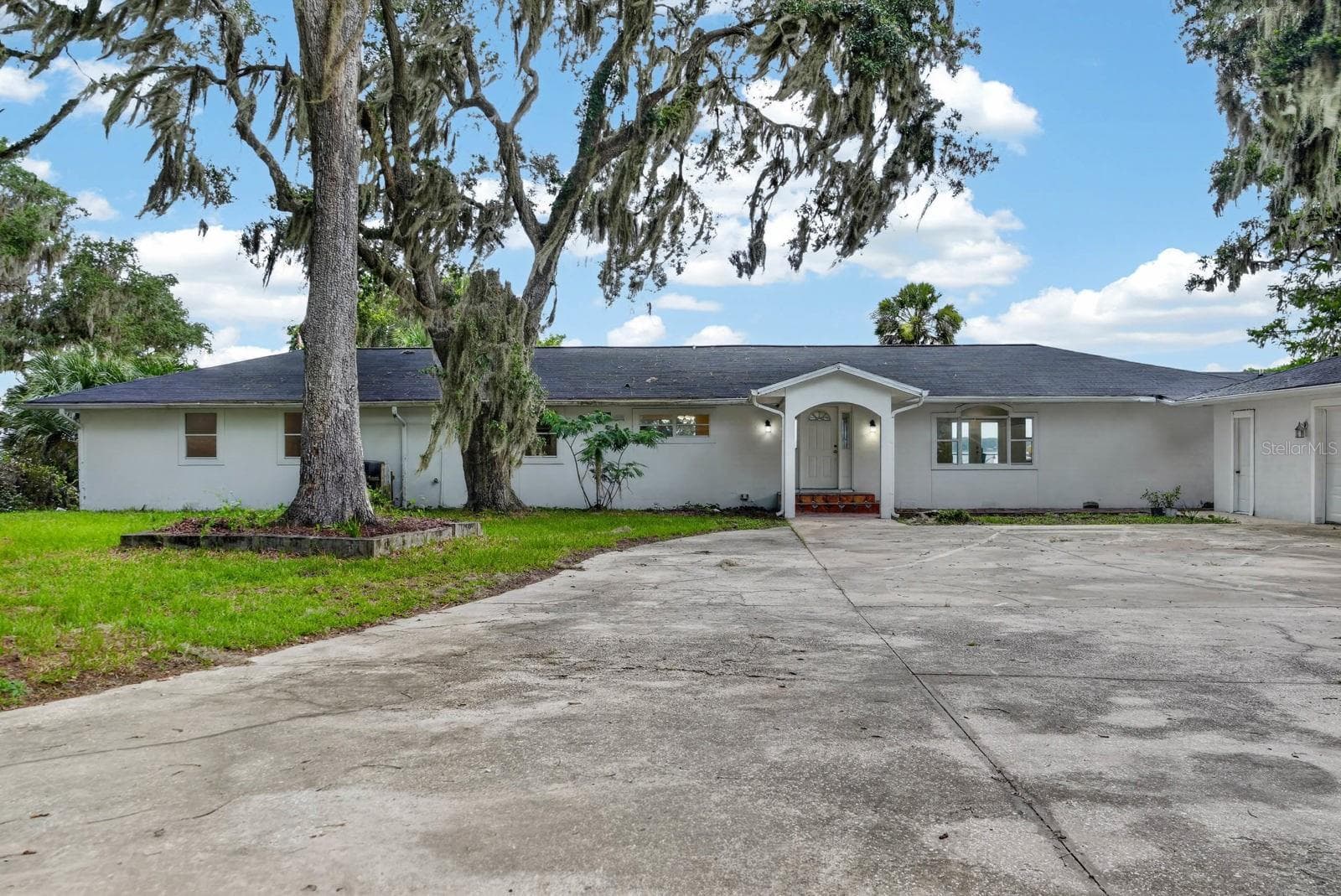 Single Family Residence at 157 W GRANDVIEW DR, EAST PALATKA, photo 2 of 77
