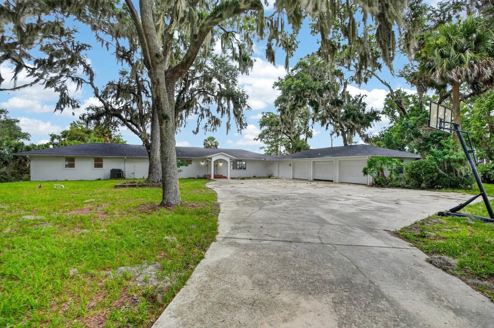 Single Family Residence at 157 W GRANDVIEW DR, EAST PALATKA, photo 3 of 77